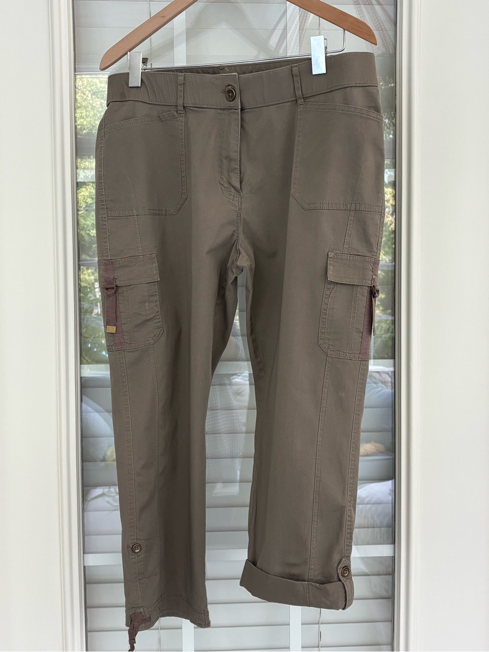 Women’s , mid rise, Utility Cargo Pants in Olive Taupe, size 14